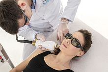 Skin rejuvenation laser ORIGIN®acne treatmentEr:Glasstrolley-mounted