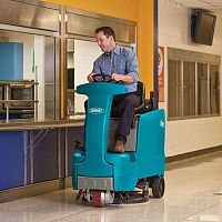 Airport scrubber-dryer B10manualride-onbattery-powered