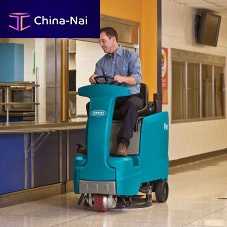 Airport scrubber-dryer B10manualride-onbattery-powered