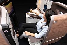 Aircraft cabin seat Ascentfor passengersbusiness classwith armrests
