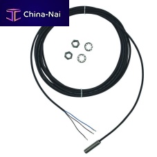 Smooth cylindrical proximity switch 389661M8