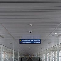 Aluminum suspended ceiling RANDOM LINEstripfor officefor clean rooms