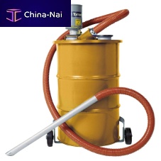 Industrial vacuum cleaner wetoil and chiphydraulic