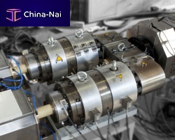 Pipe extrusion head double output