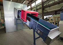 Modular conveyor belt for the recycling industry