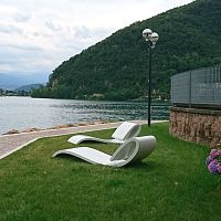 Contemporary sun lounger TWISThigh-performance concretehigh-performance concrete1-person