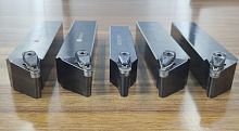 Locking clamp tool holder for turning applicationsstandard