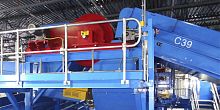 Electro-magnetic separator self-cleaning