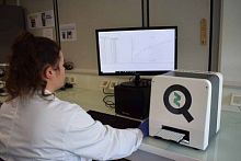 Absorbance microplate reader Zymocubefor molecular biology96-well