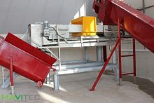 Tunnel type metal detector for conveyorwith conveyorfor the food industry