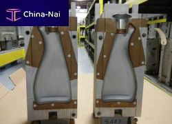 Extrusion blow mold