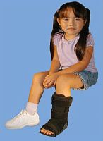 Short walker boot 2732 seriespediatric
