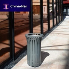 Pedestal ashtray SOLISsteelfor outdoor usefor public space