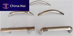 Flush handle pulldoor with lockpadlock