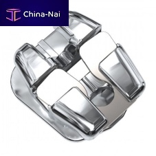 Self-ligating orthodontic bracket EasyClip+®