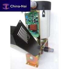 Air-water vacuum pump separator dental