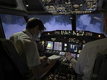 Flight simulator Boeing 737NGtrainingwith enclosed cockpitfixed-base