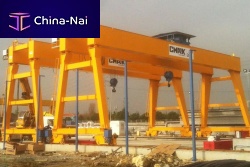 Rail-mounted gantry crane for containerfor prefabrication sitesfor subway plattforms