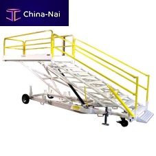 Fuselage access platform 15F1986movableadjustable