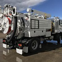 Airport runway cleaning machine Spoutvac C70truck-mountedfor surface cleaning