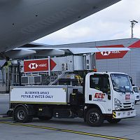 Self-propelled potable water truck 6023 with lift platformwith flow meterfor airport