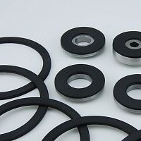 Absolute angle encoder incrementalmagneticoptical