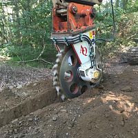 Diamond band saw for concreteexcavator mounted