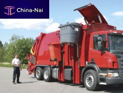 Container semi-trailer self-propelledfor wastetilting