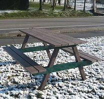 Contemporary table and bench set SPARTAgalvanised steelrecycled plasticoutdoor
