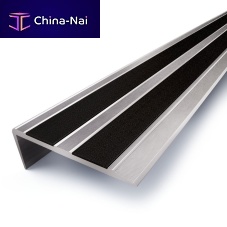 Aluminum edge trim NDM 1010for stepLblack