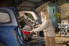 Car wheelchair hoist vehicle-mounted