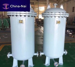 Water tank for shipsself-supportingpressure