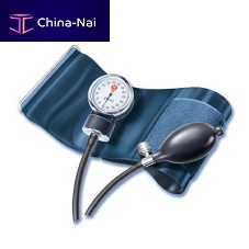 Cuff-mounted sphygmomanometer Classic Med