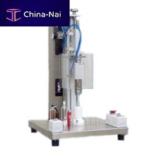 Pneumatic crimping head