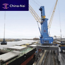 Port crane for heavy loadsfloor trackluffing jib