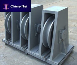 Ship warping fairlead roller