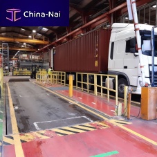 Lifting platform loadingunloadingfor trucks