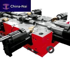 Multi-cavity plastic injection mold hot-runnerfittingsmall series