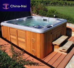 Built-in hot tub H495above-groundsquare4-seater
