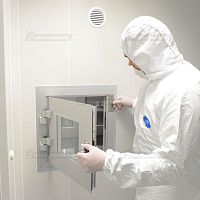 Clean room pass box