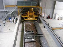 Concrete spreader