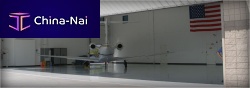 Sliding hangar door for aircraft