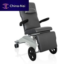 Indoor patient transfer chair motionLine on castersergonomicconvertible