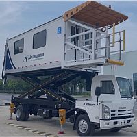 Self-propelled ambulift for airport