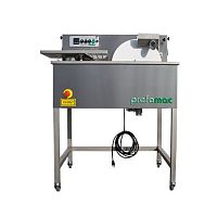 Chocolate molding machine