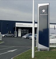 Strip cladding PEUGEOT STORES aluminumverticalsmooth