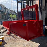 Metal elevator bucket for heavy loadsconstruction