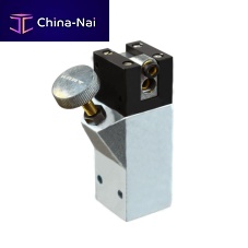 Pressure converter 909for hydraulic systems