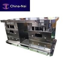 Multi-cavity plastic injection mold AM007for PET bottlesprototypingfor the packaging industry