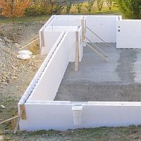 Expanded polystyrene (EPS) formwork block ISOBLOK for swimming poolinsulatingmodular